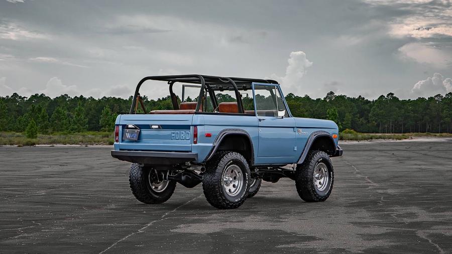  Ford Bronco by Velocity Restorations 1973 года  (фото 19 из 23)